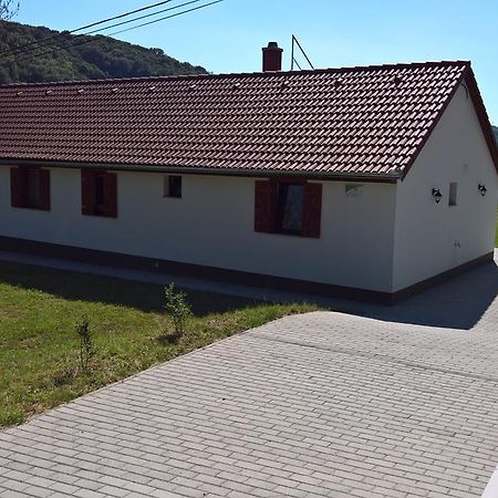 Beppe Vendeghaz Guest House Abaliget Bagian luar foto