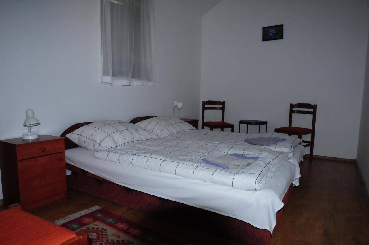 Beppe Vendeghaz Guest House Abaliget Bagian luar foto