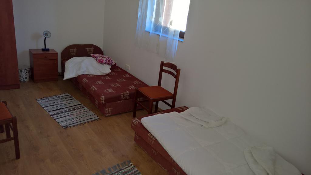 Beppe Vendeghaz Guest House Abaliget Bagian luar foto